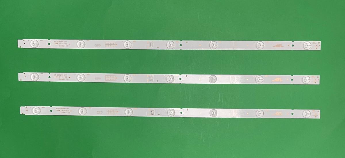 Led backlight strip for tv STRONG SRT / SKYWORTH / SENCOR 32" set 3 SZT X 5800-W32001-3P00 / 5800-W32001-5P00 / 5835-W32000-2P20 / 5835-W32000-3P00 ,  7LED , LENGTH : 607MM